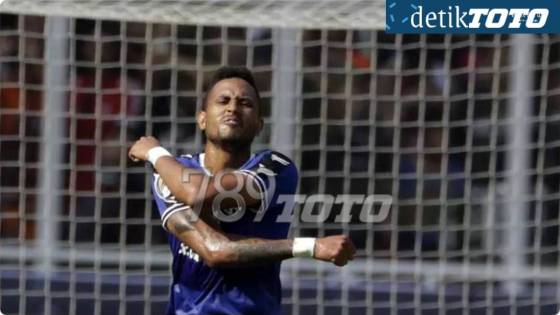Positif Corona Covid-19, Striker Persib Wander Luiz Buka Suara